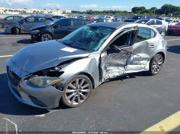 JM1BM1J75G1324001 2016 MAZDA 3 - Image 2