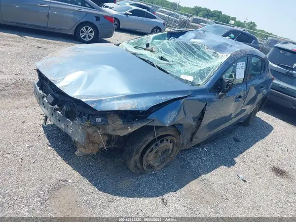 JM1BM1J77G1327272 2016 MAZDA 3 - Image 2