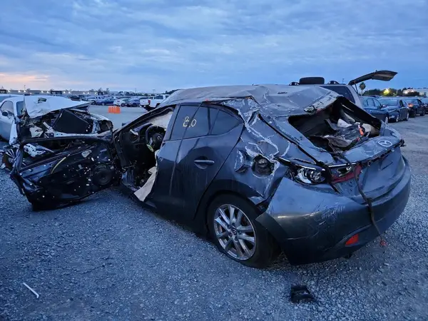 JM1BM1K73G1287058 2016 MAZDA 3 - Image 2