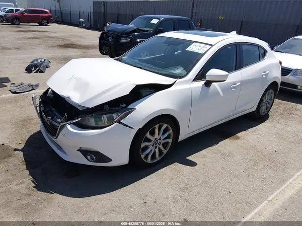 JM1BM1M32G1344960 2016 MAZDA 3 - Image 2