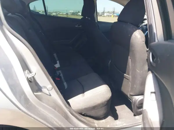 JM1BM1U75G1277810 2016 MAZDA 3 - Image 8