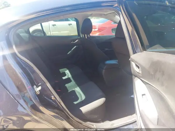 JM1BM1V73G1322001 2016 MAZDA 3 - Image 8