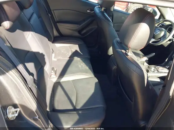 JM1BM1W30G1351645 2016 MAZDA 3 - Image 8
