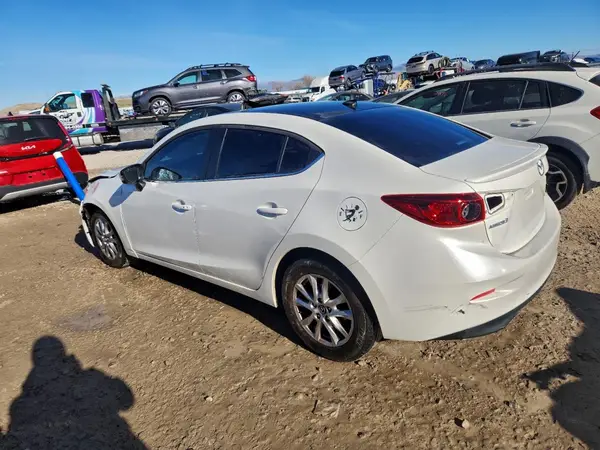 JM1BM1W71G1298067 2016 MAZDA 3 - Image 2