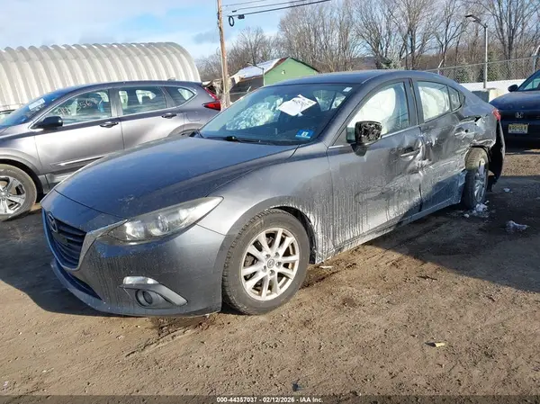 JM1BM1W77G1342153 2016 MAZDA 3 - Image 2