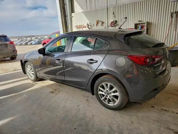 JM1BN1K70H1100650 2017 MAZDA 3 - Image 2