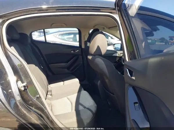 JM1BN1K71H1127002 2017 MAZDA 3 - Image 8