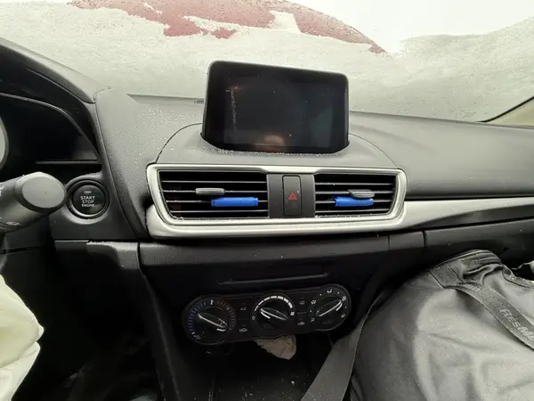 JM1BN1K72H1127882 2017 MAZDA 3 - Image 8
