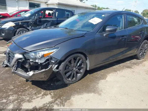 JM1BN1L30H1113989 2017 MAZDA 3 - Image 2