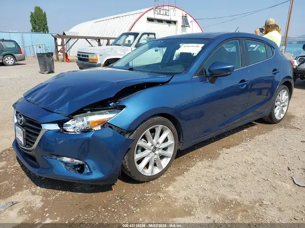 JM1BN1L31H1139307 2017 MAZDA 3 - Image 2