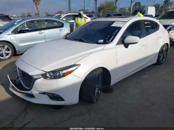 JM1BN1L33J1158110 2018 MAZDA 3 - Image 2