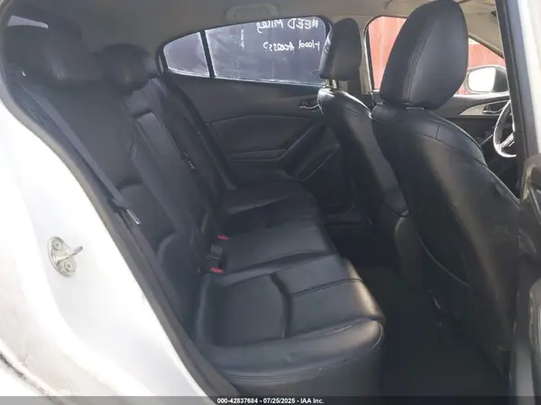 JM1BN1L33J1158110 2018 MAZDA 3 - Image 8