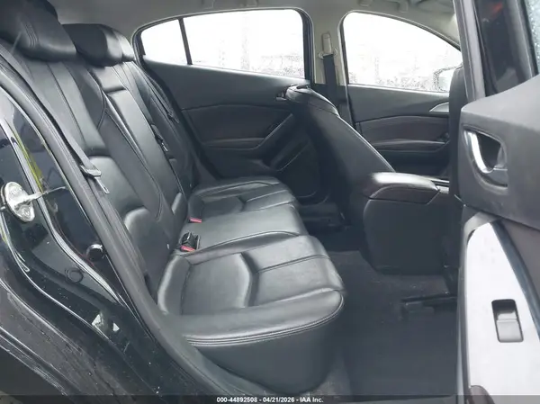 JM1BN1L34J1158021 2018 MAZDA 3 - Image 8