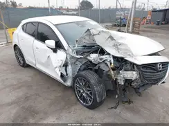 JM1BN1L34J1160688 2018 MAZDA 3