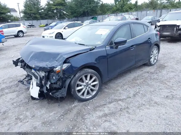 JM1BN1L3XH1129696 2017 MAZDA 3 - Image 2