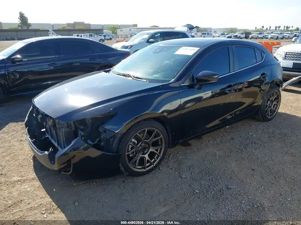 JM1BN1L3XJ1160601 2018 MAZDA 3 - Image 2