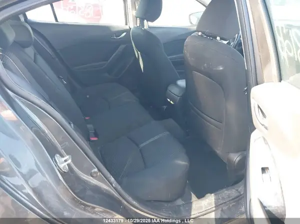 JM1BN1L71J1183123 2018 MAZDA 3 - Image 8