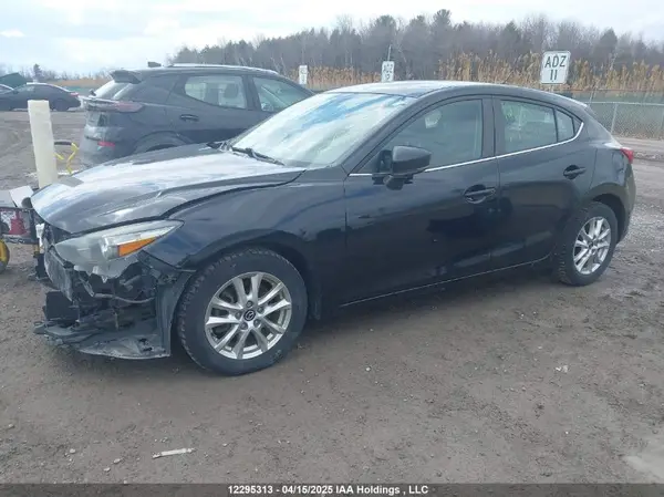 JM1BN1L72J1155461 2018 MAZDA 3 - Image 2