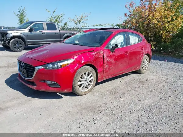 JM1BN1L72J1162667 2018 MAZDA 3 - Image 2