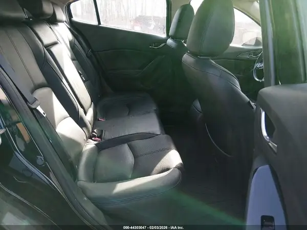 JM1BN1M30H1111836 2017 MAZDA 3 - Image 8