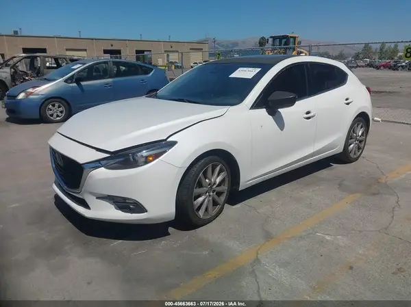 JM1BN1M30H1134176 2017 MAZDA 3 - Image 2