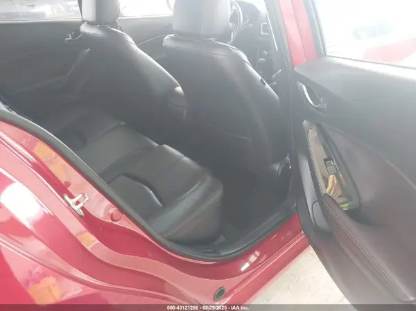 JM1BN1M30H1137529 2017 MAZDA 3 - Image 8