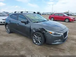 JM1BN1M30J1156068 2018 MAZDA 3