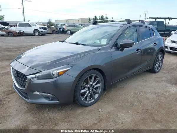 JM1BN1M30J1156068 2018 MAZDA 3 - Image 2