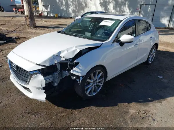 JM1BN1M31H1115653 2017 MAZDA 3 - Image 2