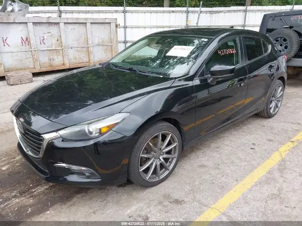 JM1BN1M31H1121114 2017 MAZDA 3 - Image 2