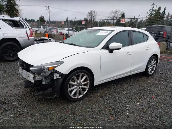 JM1BN1M31H1134865 2017 MAZDA 3 - Image 2