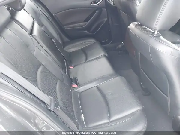 JM1BN1M32H1118030 2017 MAZDA 3 - Image 8