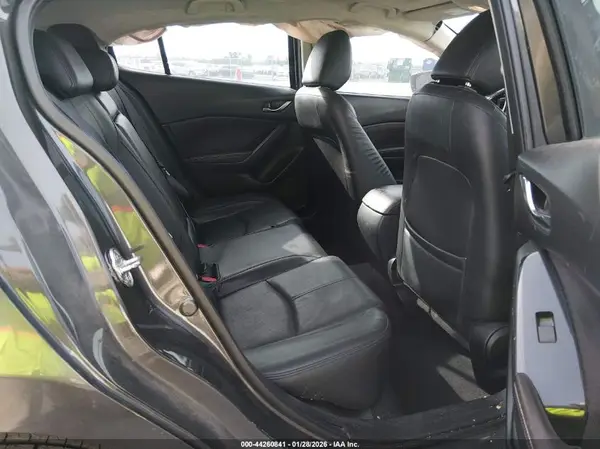 JM1BN1M34H1140157 2017 MAZDA 3 - Image 8