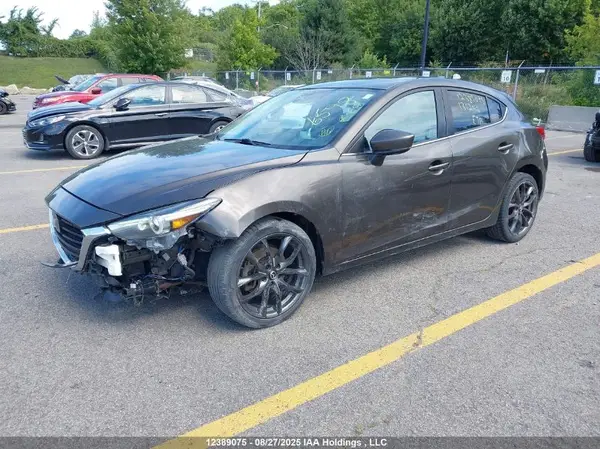 JM1BN1M35H1131256 2017 MAZDA 3 - Image 2