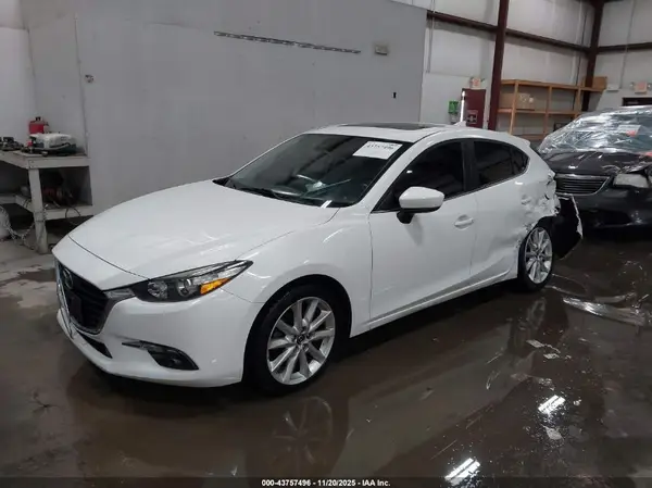 JM1BN1M36H1117155 2017 MAZDA 3 - Image 2
