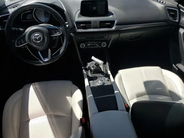 JM1BN1M36H1131427 2017 MAZDA 3 - Image 8