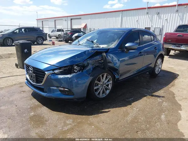 JM1BN1M36H1136143 2017 MAZDA 3 - Image 2