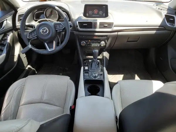 JM1BN1M36H1140452 2017 MAZDA 3 - Image 8