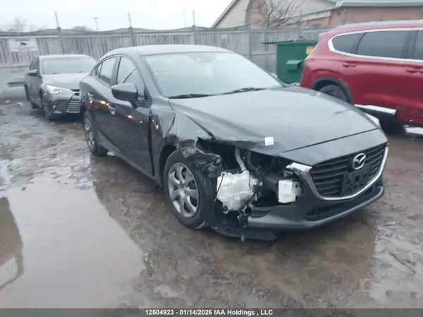 JM1BN1U7XJ1175536 2018 MAZDA 3 - Image 1