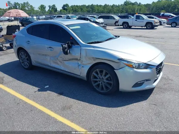 JM1BN1V32J1157270 2018 MAZDA 3 - Image 1