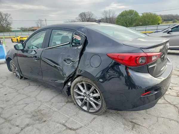 JM1BN1V34J1159201 2018 MAZDA 3 - Image 2