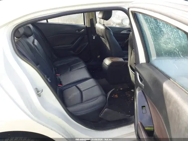 JM1BN1V35J1156548 2018 MAZDA 3 - Image 8