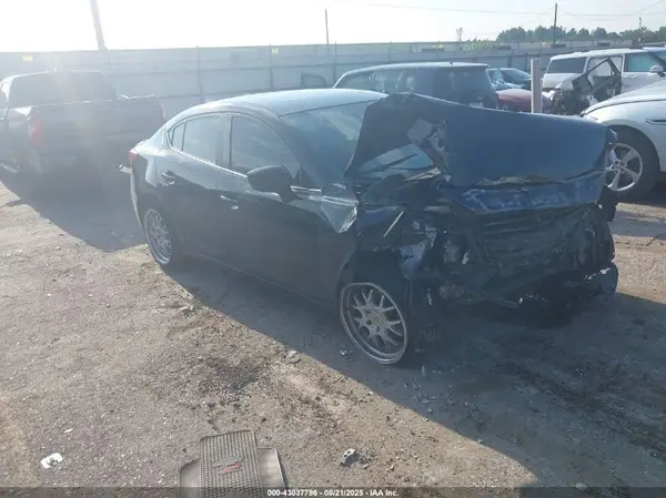 JM1BN1V37J1158379 2018 MAZDA 3 - Image 1
