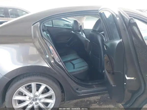 JM1BN1V70H1140156 2017 MAZDA 3 - Image 8