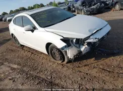 JM1BN1V70J1159800 2018 MAZDA 3
