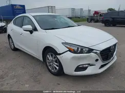JM1BN1V70J1189072 2018 MAZDA 3