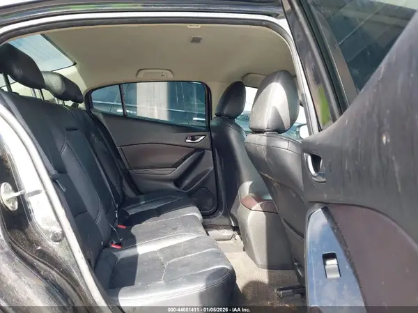 JM1BN1V71H1107389 2017 MAZDA 3 - Image 8