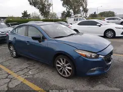 JM1BN1V71H1118702 2017 MAZDA 3