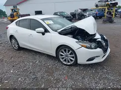 JM1BN1V72H1126856 2017 MAZDA 3