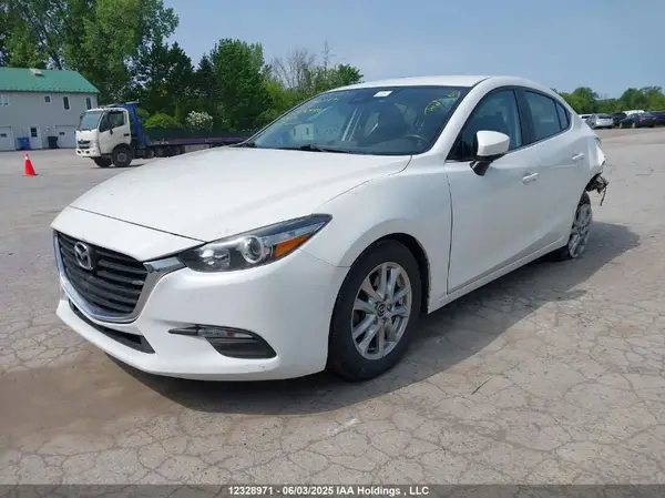JM1BN1V73H1144461 2017 MAZDA 3 - Image 2